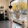 Vestido Suéter de Tricô Listrado Color Block Off-Shoulder Coreano Petite Ol Boate Sexy Curto