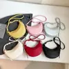 Bolsa de Mão Simples e Leve para o Dia a Dia de Mulheres - Moda Transfronteiriça 2026 Nova Super Popular Versátil Crossbody Bolsa de Bolinho