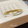 Pulsera de Acero de Titanio que No se Desvanece para Mujer, Galvanizado al Vacío de 18K, Pulsera con Cierre de Moda Versátil, Joyería Transfronteriza