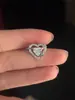 Exquisito Clip de Oreja de Zirconia Plateado en Forma de Corazón, Lujo Ligero, Moda de Alta Gama, Brazalete de Oreja Brillante, Joyería para Orejas sin Perforar para Mujeres