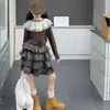 Conjunto de Falda Tartán tipo Pastel con Cuello de Volantes Súper Elegante para Niñas, Otoño 2026, Atuendo de Dos Piezas Versátil y a la Moda con Mangas Largas