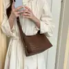 Bolsa de Ombro Tecida de Luxo para Mulheres Moda Outono 2026 Simples de Ombro Único para o Dia a Dia Bolsa Tote Transversal