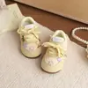 Zapatos de Entrenamiento Alemanes para Niñas con Adorno de Encaje de Nuevo Estilo, Zapatos A-Gan Estilo Flor de Cerezo Crema de Primavera, Tenis Lindos para Bebés Niñas