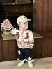 Ropa Coreana para Niños Conjunto de Primavera Lindo Bebé Niño Oso de Dibujos Animados Suéter Cárdigan de Punto Otoño Versátil Jeans