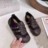 Zapatos de cuero retro con cordones, versión coreana 2026, nuevos zapatos de otoño estilo universitario para mujer con aumento interno de altura.