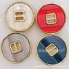 Hebilla de metal y resina de alta gama hebilla de dos ojales color streamer botón hebilla para abrigo camisa traje hebilla azul elegante para suéter