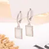 Aretes cuadrados de nácar sintético, diseño de nicho, elegantes aretes de goteo de aceite, aretes de botón con estilo, nuevo modelo 2025 para mujeres a la moda