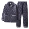 8400 Gris Invierno Talla Extra Grande Set Coral Fleece Tres Capas Engrosado Acolchado Pijama Cálido Ropa de Casa para Hombre