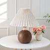 Lámpara de Mesa Plegada Retro Estilo Nórdico Ambiente Cálido y Romántico Lámpara de Mesita de Noche Avanzada Nogal Luz Nocturna Creativa