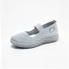 Populares zapatillas de punto cruzado para mujer, zapatillas bajas tipo slip-on de tela del viejo Pekín, zapatillas ligeras de suela blanda de comercio exterior para personas de mediana edad y mayores