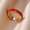 Anillo Geométrico de Zirconia Cúbica de Colores Chapado en Oro de 18K Estilo Lujo Ligero Vintage Anillo de Cristal Retro Artístico