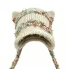 Chapéu de tricô colorido com orelhas de gato fofas para mulheres, novo estilo outono/inverno, design doce com franjas, com amarrações para cobrir as orelhas, chapéu de lã quente