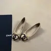 Versión de piel de oveja~cuero genuino interior que aumenta la altura, bailarinas con lazo de patrón de diamante para mujer, bailarinas pequeñas estilo Chanel, tacones de punta poco profunda