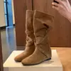 Botas Longas Retro Merlot com Aumento Interno de Altura Femininas 2026 Novo Estilo Botas Caídas Acima do Joelho Botas de Equitação Emagrecedoras