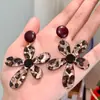 Pendientes de Flor con Estampado de Leopardo para Mujer Diseño Único de Nicho Pendientes Elegantes Exagerados 2025 Nuevos Pendientes de Gama Alta Pendientes