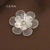 Acessórios de Joias de Prata com Flores Estilo Resort à Beira-Mar Mais Vendidos Transfronteiriços Nicho Luxo Leve Temperamento Material para Corsage de Ventilador de Computador