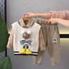 Conjunto de Outono para Meninos 2024 Nova Coleção Primavera e Outono Suéter com Desenho Tridimensional Colete Conjunto de Três Peças Casual para Crianças