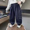 Jeans Estilo Ropa de Trabajo para Niños 2026 Nuevos Pantalones Sueltos de Pierna Recta para Niños Primavera y Otoño Bolsillos Múltiples Cintura Elástica Pantalones Largos