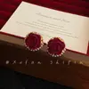 Aretes de Bola de Pelo con Lazo Rojo Ankora para Nochevieja, Exquisitos Retro, Simples, de Gama Alta y Versátiles, Pendientes Elegantes