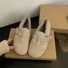 Sapatos fofos de sola grossa para mulheres, sapatos quentes de algodão com forro de fleece, chinelos fechados, para usar ao ar livre, sapatos baixos fofos de lã e veludo cotelê estilo Birkenstock