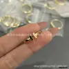 Anillo Doble T de Alta Gama Versión Alta para Hombres y Mujeres Chapado en Oro de 18K Lujo Ligero Nudo de Cuerda Doble T 1 Versión Ancho Estrecho Incrustado con Diamantes Anillo Apilable