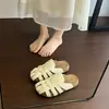 Chinelos Femininos de Verão 2026 Novos, Tecidos Vazados, Sola Grossa, Bico Fechado, Slip-On, Salto Médio, Estilo Birkenstock Retrô