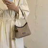 Bolsa tote de lona texturizada simples estilo coreano para mulheres, novo modelo 2026, bolsa de ombro e transversal de grande capacidade para o dia a dia