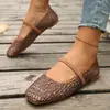 Sandalias planas de punta cuadrada y fondo plano, nuevo modelo de verano 2026, nuevo producto de red de pesca tejida hueca, sandalias de una tira, talla 43