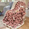 Ins macia e fofa manta de inverno quente de flanela de leite para gato, cobertor de ombro espesso de lã de cordeiro, manta decorativa para sofá