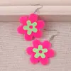 Brincos de Primavera e Verão Brincos de Flor Fresca em Acrílico Contraste de Cores Simples Seis Pétalas Estilo Casual Acessórios de Orelha para Mulheres