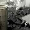 Brincos de Argola Cruzados de Novo Estilo para Homens, Acessórios de Orelha em Aço Inoxidável, Presilhas de Orelha para Mulheres, Presilhas de Orelha com Design Exclusivo, Acessórios de Luxo