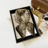 Bufanda de Algodón Lino Seda Espiga de Moda y Versátil con Estampado de Cadena de Alta Gama, Bufanda Decorativa para Cuello, Bufanda para Mujer al por Mayor