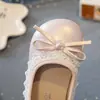 Zapatos de Cuero para Niñas 2026 Nueva Moda Primavera y Otoño Zapatos de Princesa con Lazo y Encaje para Niños, Zapatos Planos Suaves para Niños Pequeños