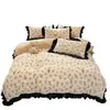 Conjunto de Cama de Inverno Classe A Luxo Leve Lã de Leite Renda Estilo Colcha Conjunto de Quatro Peças Capa de Edredom Renda Colcha Conjunto de Três Peças Conjunto de Roupa de Cama 3