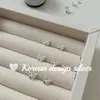 Aretes dulces y frescos, estilo coreano: Aretes de mariposa de plata de ley S925 con circonitas cúbicas de colores, diseño pequeño, delicado y minimalista