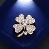 Broche de Trébol con Pedrería de Moda Estilo Europeo y Americano Flor de Encaje de Diente de León Broche Versátil de Gama Alta