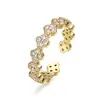 Anillo Abierto Geométrico de Flor Pequeña Chapado en Oro de 18 Quilates de Cobre, Nueva Moda de Lujo Ligero Transfronterizo Aogu para Mujeres, Anillo de Gama Alta de Nicho