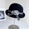 Sombrero de Pintor Artístico Versátil Vintage con Flor de Perla Boina de Lana para Mujer en Invierno con Ala Levantada