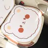 Cojín de asiento de coche de dibujos animados, con diseño de oso de peluche, proporciona una sensación lujosa, es antideslizante y ofrece una funda de asiento de coche creativa y cómoda