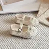 Zapatos de Princesa Mary Jane de Encaje Plateado para Niñas 2026 Verano Nuevos Zapatos de Cuero con Suela Suave Zapatos Planos de Moda para Actuación de Bebé