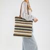 Bolso de paja francés con rayas verticales, bolso de mano tejido a mano, bolso de paja de color contrastante, bolso de playa para mujer, bolso de vacaciones junto al mar.