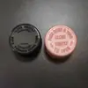 Atacado de fábrica 24-410 Calibre Preto Rosa Tampa de pressão Tampa de pressão anti-abertura acidental por crianças Tampa plástica