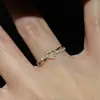 Anillo Cruzado con Forma de Corazón Estilo Coreano 2026 Modelo Nuevo para Mujer, Lujo Ligero, Sensación de Alta Gama, Anillo Brillante Bling, Estilo Ins al por Mayor
