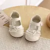 Zapatos de piel versátiles de lunares para niños, colección de otoño, diseño moderno de cordones para niñas, lindos zapatos de princesa con lazo, zapatos de piel para bebés y niños pequeños