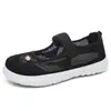 Sapatos Femininos Verão Novo Estilo Solado Macio Sapatos de Tecido Old Beijing Superfície de Malha Vazada Sapatos para Caminhada Estilo Chinês Bordado Moda Sapatos Individuais