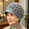 Chapéu Feminino Novo para Outono e Inverno Chapéu de Lã Tricotado com Lã Adicionada Chapéu Espessado com Proteção para as Orelhas para Meia-idade e Idosos à Prova de Vento e Frio Chapéu de Lã para Mãe