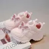 Tenis para niñas, nuevo modelo primavera 2026, elegantes zapatillas tipo "dad shoes" de princesa para niños, modernos y versátiles para niñas mayores