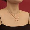 Jóias transfronteiriças europeias e americanas Corrente de cobra plana de três camadas Colar de pingente de estrela cruzada crescente Colar de pingente feminino Spice Girl All-match Stacked Necklace