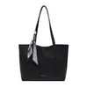 Bolso tote de gran capacidad para mujer para exportación, nuevo bolso de hombro casual primavera/verano 2026, bolso tote retro europeo y americano para el día a día