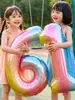 Adecuado para el Día del Niño Globos de Colores con el Número 61 Decoración para Escuela y Jardín de Infantes Montaje de Ambiente y Sesiones de Fotos